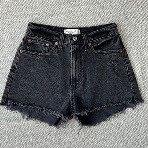 Abercrombie Curve Love High Rise Mom Shorts Black size 25 / 0